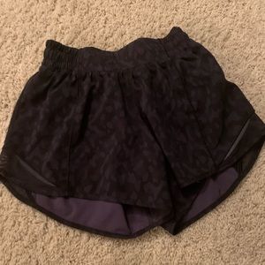 size 2 black camo lululemon shorts